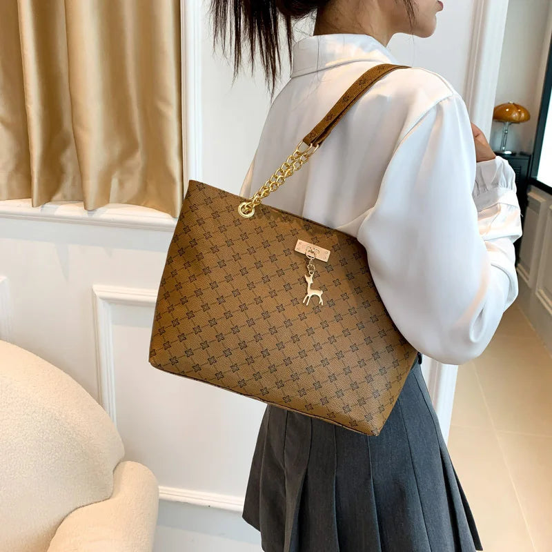 Nouveau sac à main pour la presbytie, texture en cuir souple, grand cabas grande capacité pour femme avec accessoires suspendus, sac à bandoulière