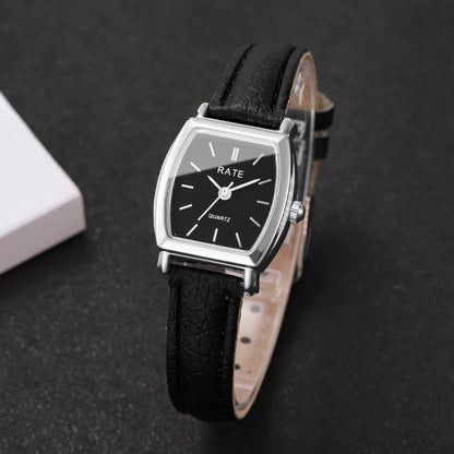 Montre pour femme tendance avec petits chiffres arabes, montre à quartz avec bracelet en cuir



Style : Luxe

Étanchéité : 3 Bar

Poids : 60 g
