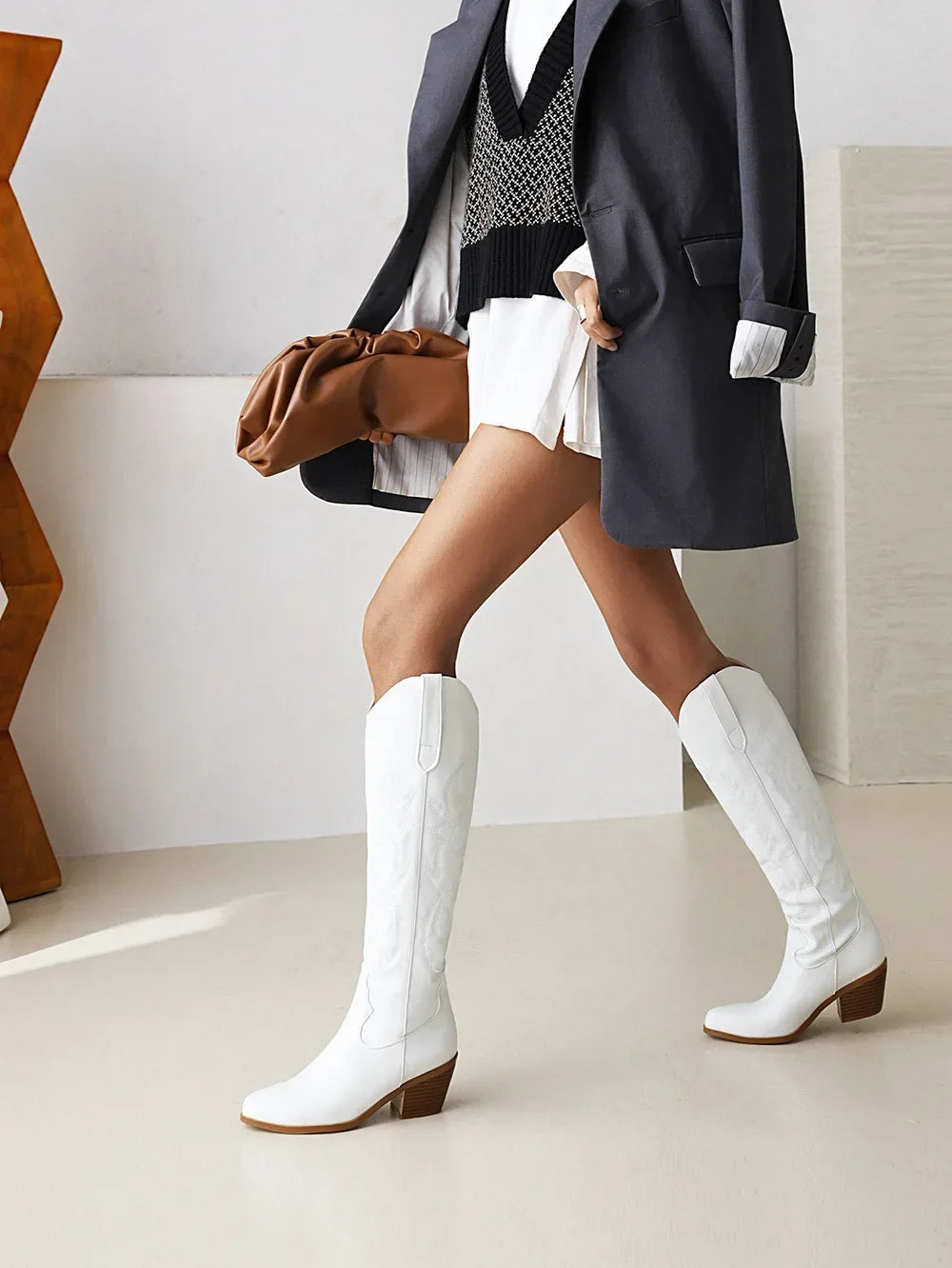 Bottes de chevalier à bout pointu pour femmes en cuir PU marron, bottes hautes jusqu’au genou pour femme, style western cowboy automne-hiver, longues bottes mujer 2024