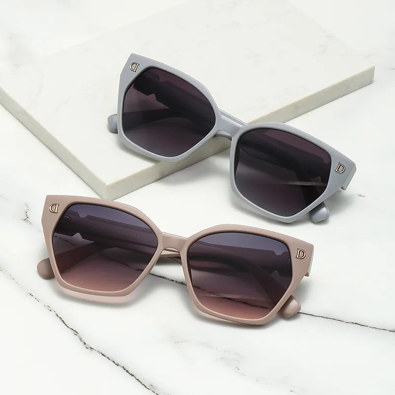 Nouvelle marque de mode de luxe lunettes de soleil pour femmes et hommes, élégantes lunettes œil-de-chat glamour pour femmes, lunettes de soleil tendance pour femmes, lunettes glamour.
