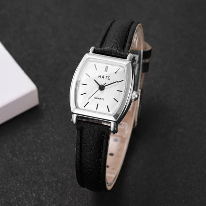 Montre pour femme tendance avec petits chiffres arabes, montre à quartz avec bracelet en cuir



Style : Luxe

Étanchéité : 3 Bar

Poids : 60 g