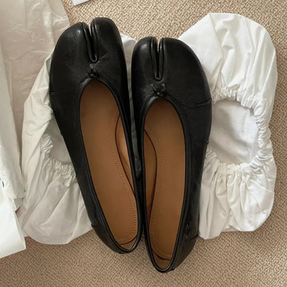 Chaussures plates de ballet pour femmes à bout fendu, chaussures tabi tendance, mocassins décontractés à enfiler, espadrilles en cuir plissé pour femmes, zapatillas mujer