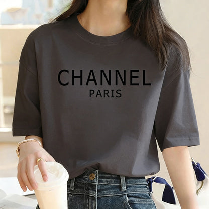 Marque de luxe, T-shirt graphique pour femmes lavable en machine, mode décontractée et élégante CHANNEL, haut à col rond à manches courtes, vêtements pour femmes