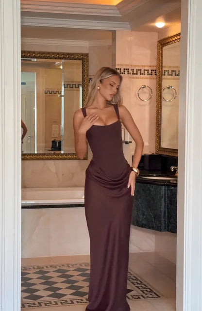Robe à bretelles plissée unie pour femme col carré sans manches épaules dénudées cintrée à la taille effet amincissant robe de soirée et de fête pour femme 2025