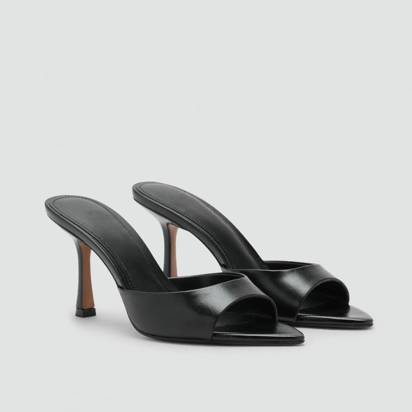 Mango2026 Sandales sexy à bout pointu et talon fin, à enfiler, respirantes, nouveau style d’été polyvalent, chaussures plates à enfiler pour femmes