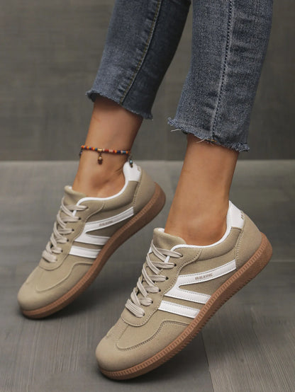 Baskets d'automne pour femmes à couleurs mélangées, mode à empiècements, chaussures vulcanisées à talon plat, chaussures décontractées en cuir PU antidérapantes à lacets pour femmes
