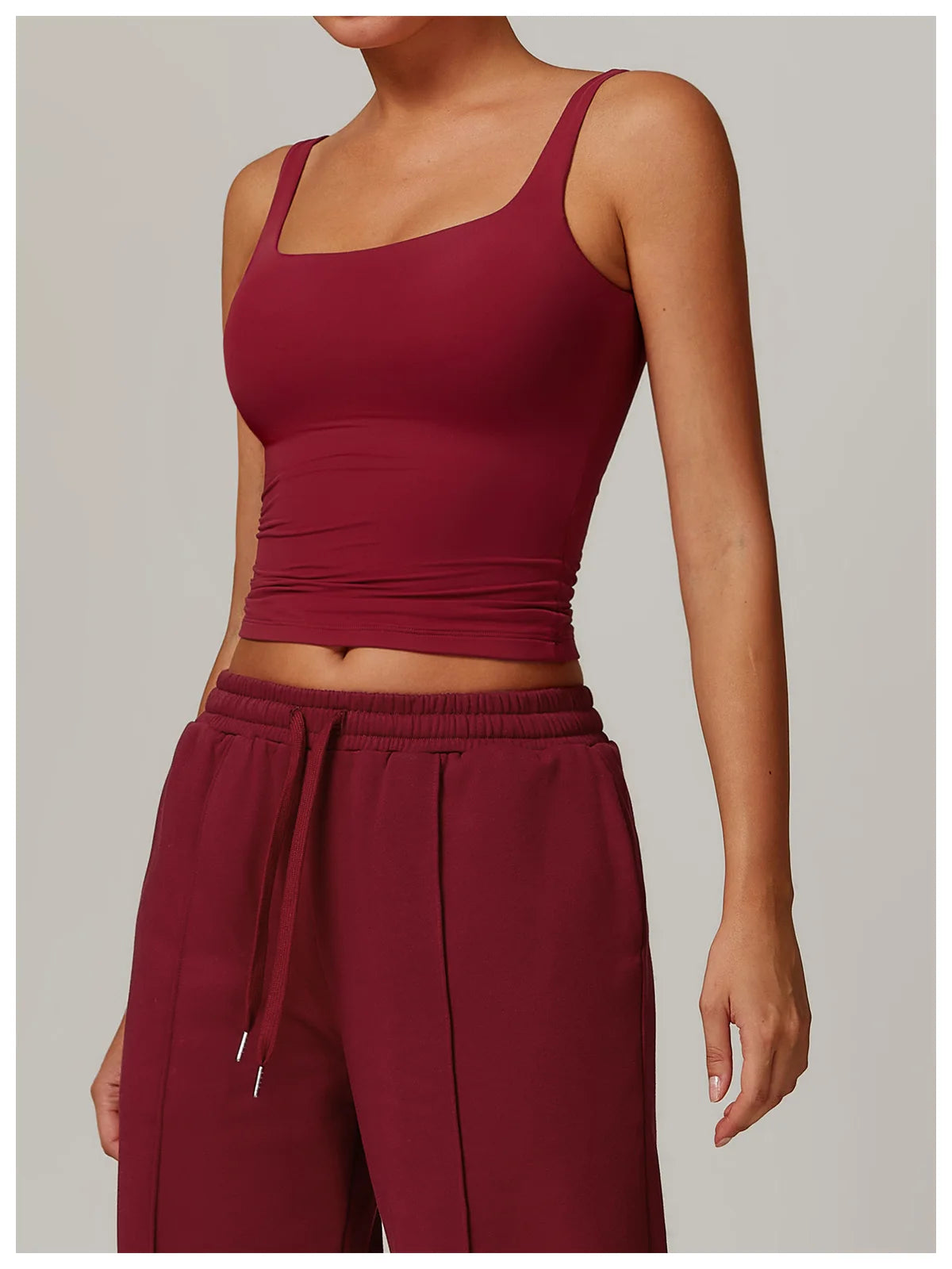 Brassière de sport respirante haut de fitness anti-transpiration pour femmes brassière de yoga haut court anti-chocs push-up brassière de sport haute résistance haut d’entraînement pour salle de sport