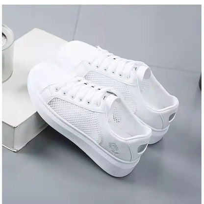 Chaussures décontractées en cuir PU pour femmes, nouvelles chaussures femme 2025, baskets blanches mode brodées, respirantes, à fleurs, à lacets, baskets pour femmes