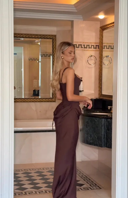 Robe à bretelles plissée unie pour femme col carré sans manches épaules dénudées cintrée à la taille effet amincissant robe de soirée et de fête pour femme 2025