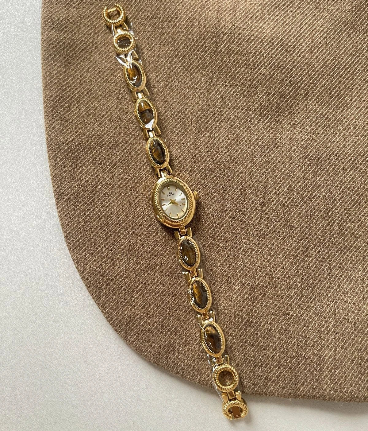 Montres de luxe haut de gamme pour femme, élégante montre-bracelet en quartz avec bijoux verts en jade, cadeau pour femme, montre habillée tendance pour dame