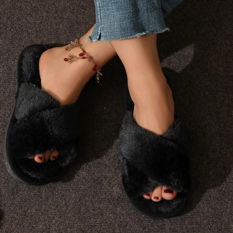 Pantoufles croisées chaudes, moelleuses et duveteuses pour femmes, légères, à talons plats, sandales en fourrure pour femme, automne-hiver, à bout ouvert, antidérapantes, chaussures d’intérieur pour la maison et le s