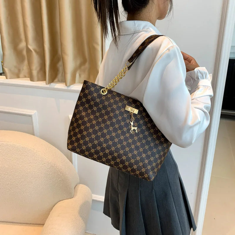 Nouveau sac à main pour la presbytie, texture en cuir souple, grand cabas grande capacité pour femme avec accessoires suspendus, sac à bandoulière