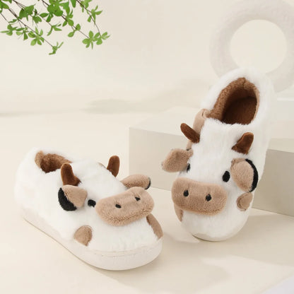Chaussons d’intérieur d’hiver pour couples, chauds et en peluche, style neutre avec motif vache cartoon, antidérapants, confortables, en coton, pour hommes et femmes