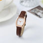 Montre pour femme tendance avec petits chiffres arabes, montre à quartz avec bracelet en cuir



Style : Luxe

Étanchéité : 3 Bar

Poids : 60 g