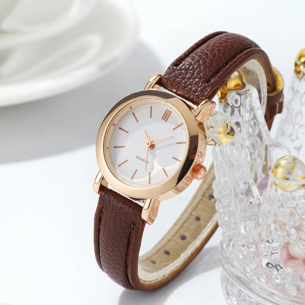 Montre pour femme tendance avec petits chiffres arabes, montre à quartz avec bracelet en cuir



Style : Luxe

Étanchéité : 3 Bar

Poids : 60 g