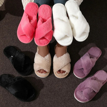 Pantoufles croisées chaudes, moelleuses et duveteuses pour femmes, légères, à talons plats, sandales en fourrure pour femme, automne-hiver, à bout ouvert, antidérapantes, chaussures d’intérieur pour la maison et le s