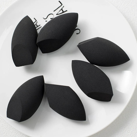 Lot de 2 éponges de maquillage noires en forme d’œuf Beauty Sponge - Sans latex, réutilisables, pour un fond de teint, un contouring et un illuminateur impeccables