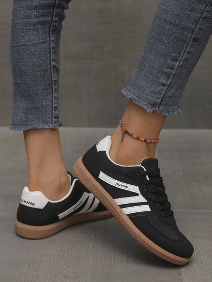 Baskets d'automne pour femmes à couleurs mélangées, mode à empiècements, chaussures vulcanisées à talon plat, chaussures décontractées en cuir PU antidérapantes à lacets pour femmes