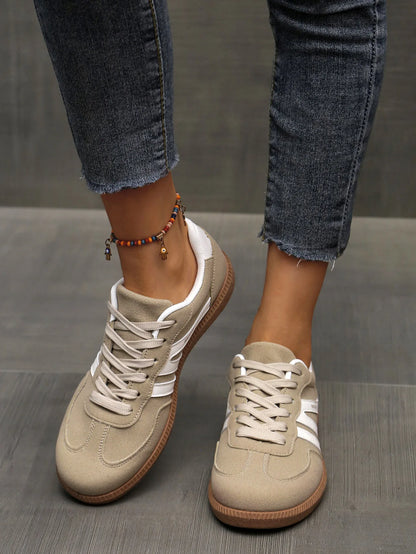 Baskets d'automne pour femmes à couleurs mélangées, mode à empiècements, chaussures vulcanisées à talon plat, chaussures décontractées en cuir PU antidérapantes à lacets pour femmes