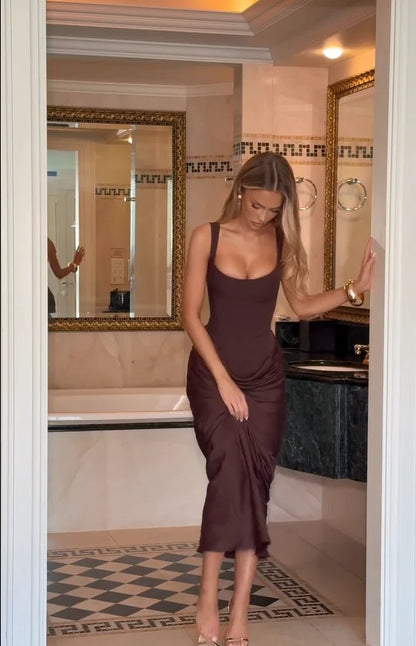 Robe à bretelles plissée unie pour femme col carré sans manches épaules dénudées cintrée à la taille effet amincissant robe de soirée et de fête pour femme 2025