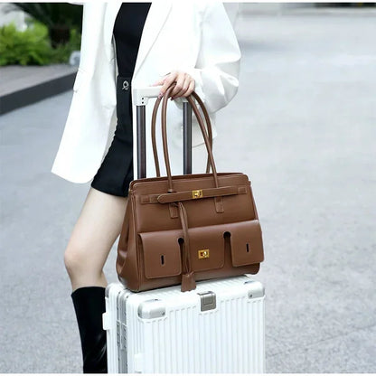 Sac fourre-tout Designer Wings en cuir véritable, sac à bandoulière pour femme de grande capacité pour les trajets quotidiens, sac à main polyvalent de style locomotive luxueux