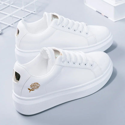 Chaussures décontractées en cuir PU pour femmes, nouvelles chaussures femme 2025, baskets blanches mode brodées, respirantes, à fleurs, à lacets, baskets pour femmes