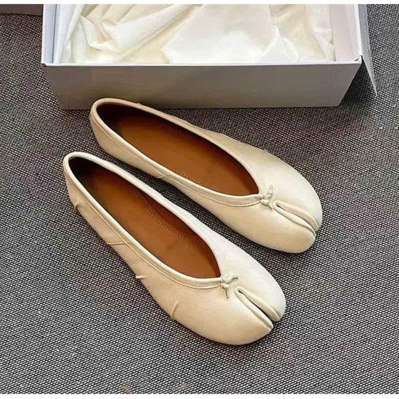 Chaussures plates de ballet pour femmes à bout fendu, chaussures tabi tendance, mocassins décontractés à enfiler, espadrilles en cuir plissé pour femmes, zapatillas mujer