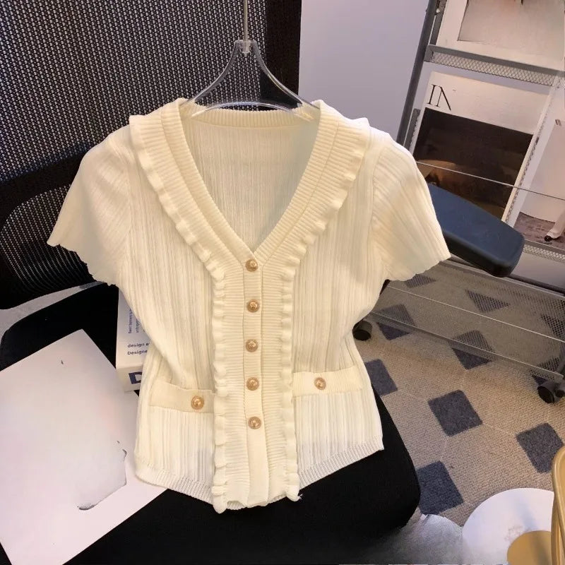 T-shirt tricoté pour femmes uni à volants printemps été col en V élégant vêtements pour femmes à simple boutonnage t-shirts adorables