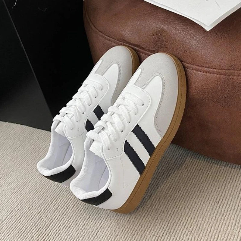 Baskets plates pour femmes, chaussures de tennis mode pour dames, chaussures vulcanisées à lacets, baskets d’extérieur pour l’automne, chaussures de skate pour étudiantes, chaussures décontractées.