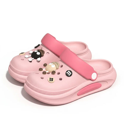 Sabots d’été pour femmes avec jolis charms 3D, sandales de jardin, chaussons de plage légers en EVA souple, chaussures d’extérieur antidérapantes à semelle épaisse et tendance