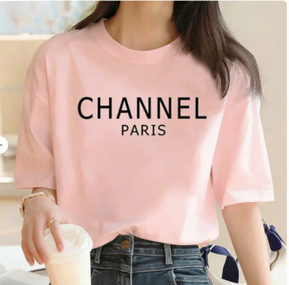 Marque de luxe, T-shirt graphique pour femmes lavable en machine, mode décontractée et élégante CHANNEL, haut à col rond à manches courtes, vêtements pour femmes