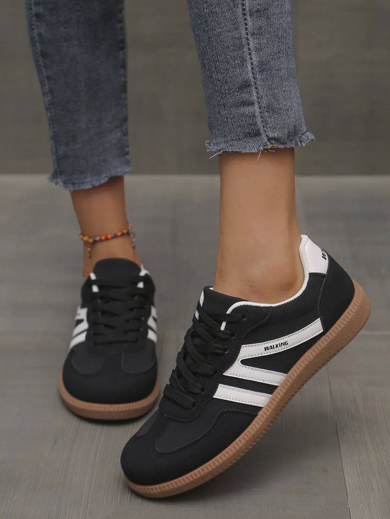 Baskets d'automne pour femmes à couleurs mélangées, mode à empiècements, chaussures vulcanisées à talon plat, chaussures décontractées en cuir PU antidérapantes à lacets pour femmes