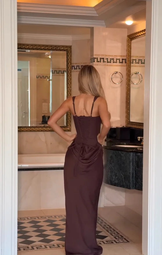Robe à bretelles plissée unie pour femme col carré sans manches épaules dénudées cintrée à la taille effet amincissant robe de soirée et de fête pour femme 2025