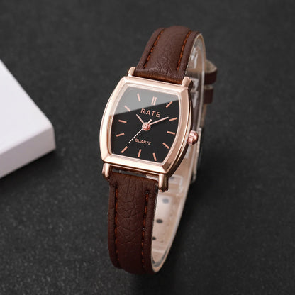 Montre pour femme tendance avec petits chiffres arabes, montre à quartz avec bracelet en cuir



Style : Luxe

Étanchéité : 3 Bar

Poids : 60 g