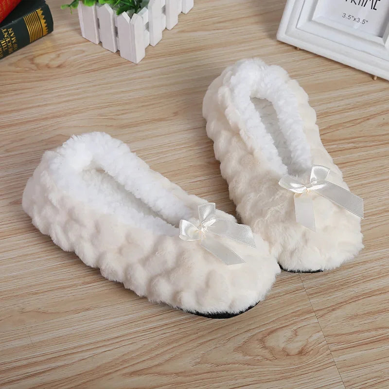 Pantoufles d’intérieur floues pour femmes, hiver, fourrure chaude en peluche, antidérapantes avec adhérence, chaussures d’intérieur moelleuses et confortables pour femmes paresseuses, oreilles de souris, chaussures de