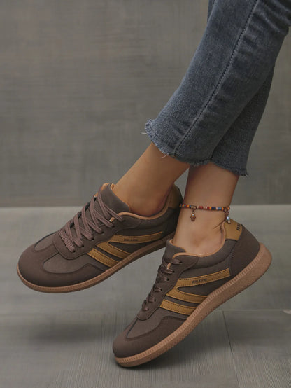 Baskets d'automne pour femmes à couleurs mélangées, mode à empiècements, chaussures vulcanisées à talon plat, chaussures décontractées en cuir PU antidérapantes à lacets pour femmes