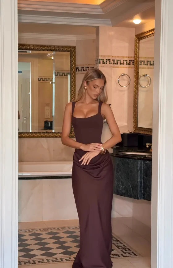 Robe à bretelles plissée unie pour femme col carré sans manches épaules dénudées cintrée à la taille effet amincissant robe de soirée et de fête pour femme 2025