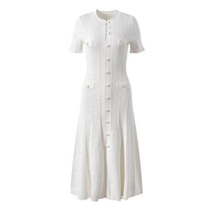 Robe longue élégante en tricot français ajouré, à fils, à simple boutonnage, coupe slim, style vintage à torsades, à boutons, à manches courtes à volants