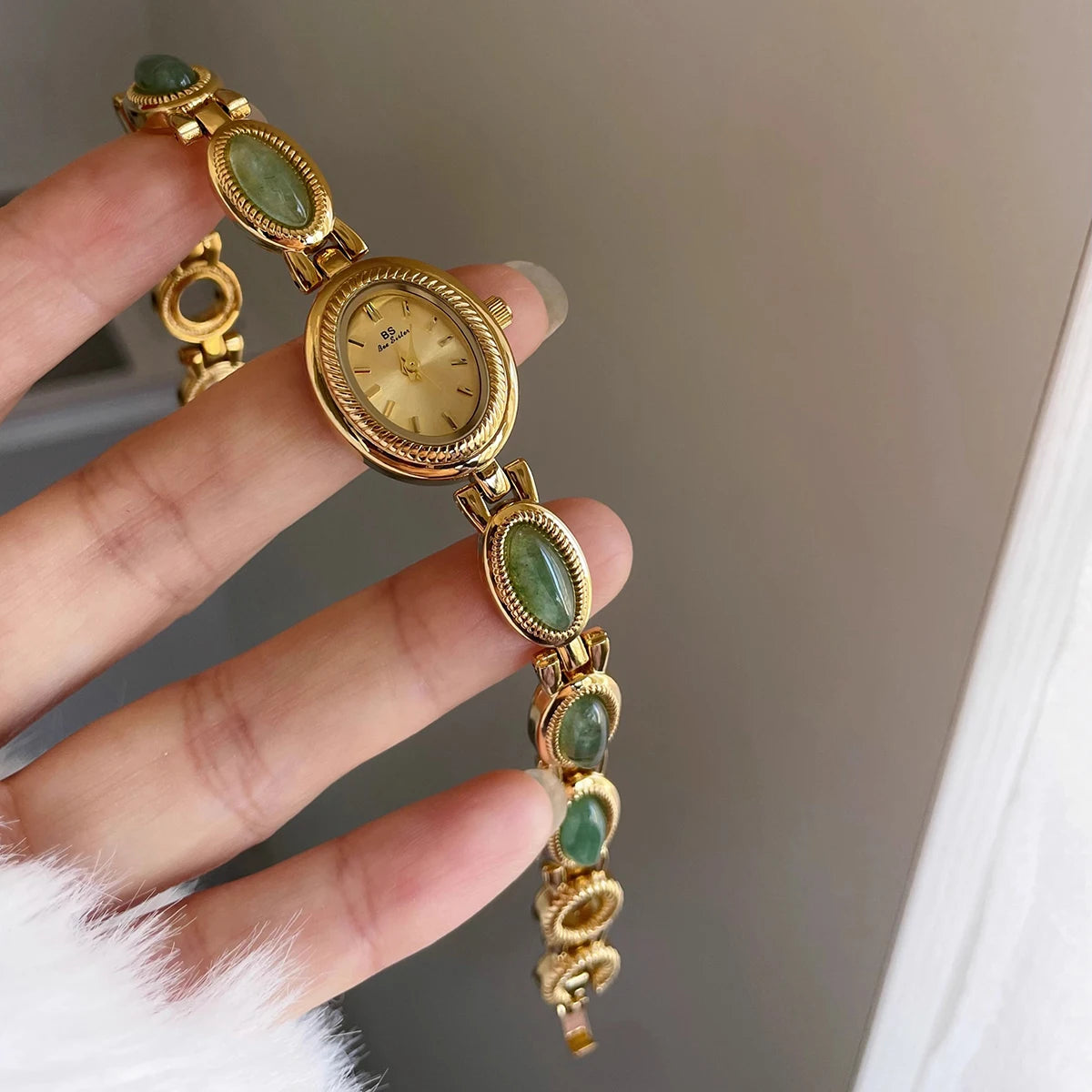 Montres de luxe haut de gamme pour femme, élégante montre-bracelet en quartz avec bijoux verts en jade, cadeau pour femme, montre habillée tendance pour dame