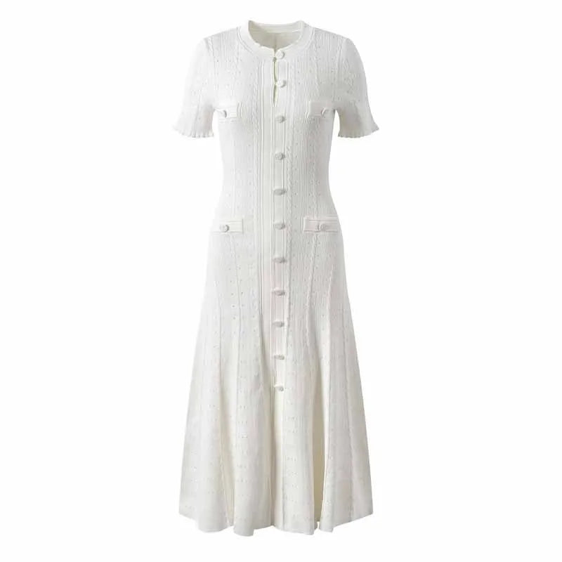 Robe longue élégante en tricot français ajouré, à fils, à simple boutonnage, coupe slim, style vintage à torsades, à boutons, à manches courtes à volants