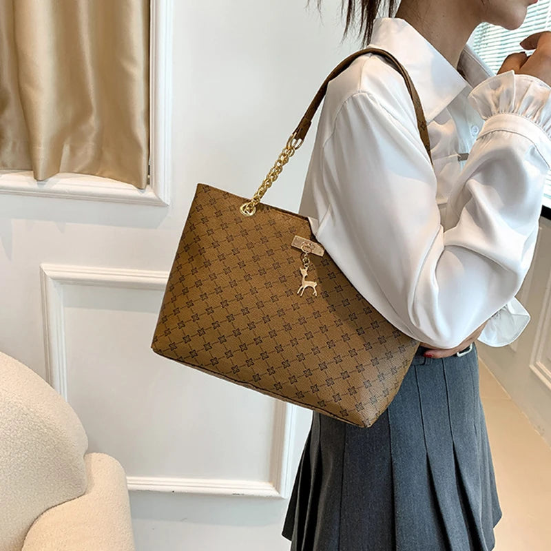 Nouveau sac à main pour la presbytie, texture en cuir souple, grand cabas grande capacité pour femme avec accessoires suspendus, sac à bandoulière