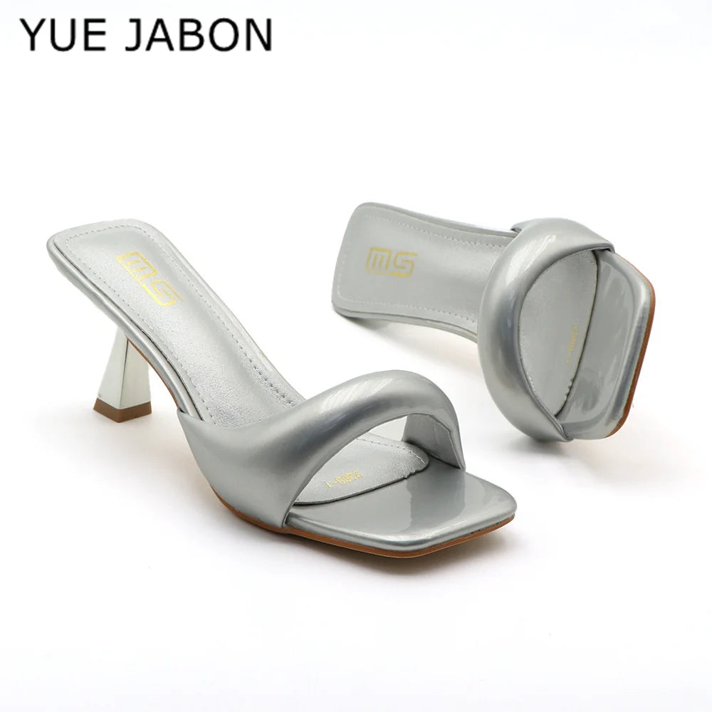 Nouvelles pantoufles pour femmes, sexy, en cuir, à bride arrière, talons aiguilles style romain, élégantes, talon original, bout carré, satinées, à enfiler, chaussures femme Zapatillas