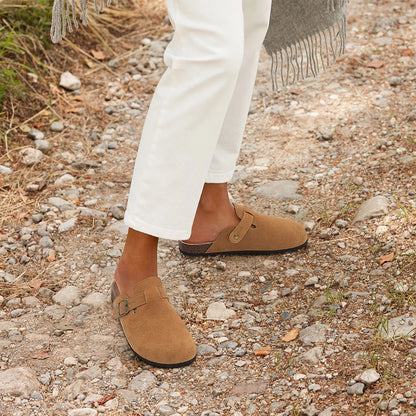Mules en daim pour femmes Comwarm Fashion, pantoufles, sabots pour hommes, sandales à semelle intérieure en liège avec soutien de la voûte plantaire, claquettes d’extérieur pour la plage, chaussures d’intérieur