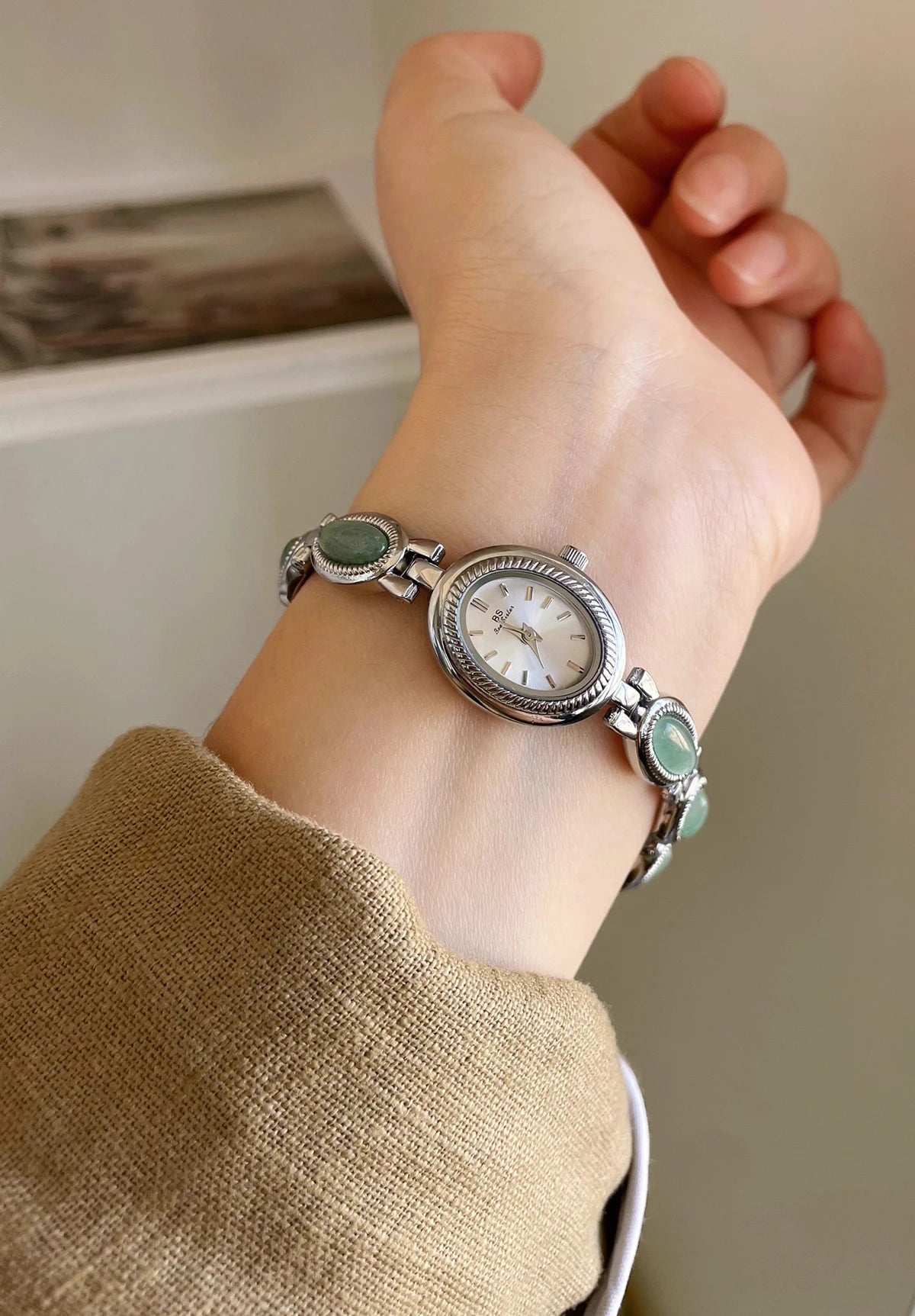 Montres de luxe haut de gamme pour femme, élégante montre-bracelet en quartz avec bijoux verts en jade, cadeau pour femme, montre habillée tendance pour dame